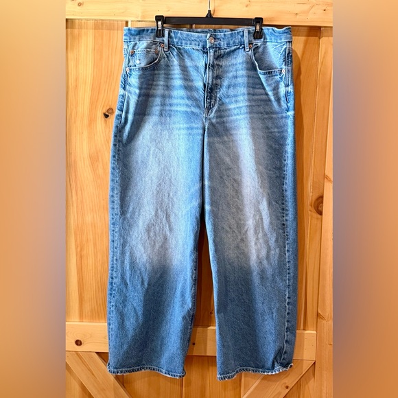 American Eagle Outfitters Denim - American Eagle  18 short Curvy Super High rise wide leg Baggy straight Jeans